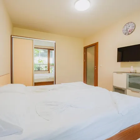 Family Garden In Complex Iglika With Available Parking Apartment Golden Sands