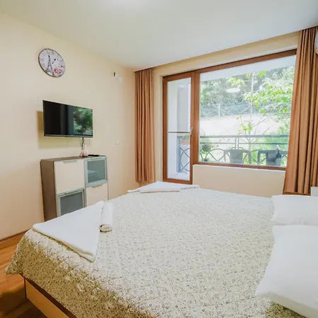 Family Garden In Complex Iglika With Available Parking