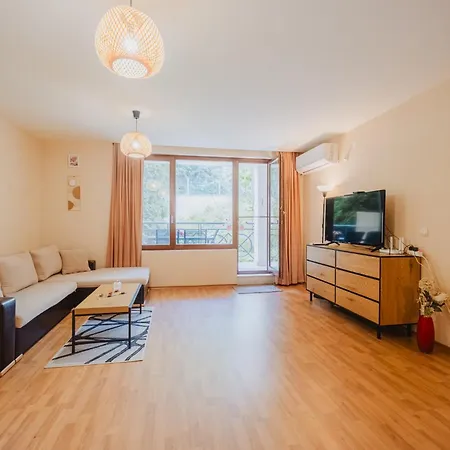Family Garden In Complex Iglika With Available Parking Apartment *