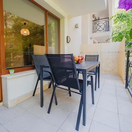 Apartment Family Garden In Complex Iglika With Available Parking Golden Sands