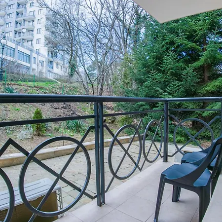 Family Garden In Complex Iglika With Available Parking Apartment